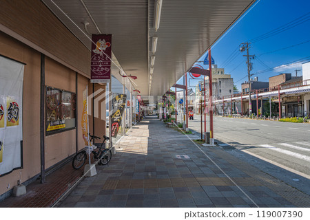 JR豐川車站及名鐵豐川線豐川站週邊的街景（愛知縣） 119007390