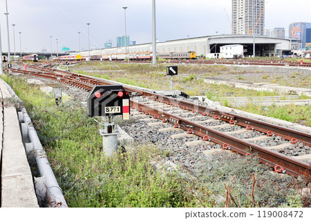 signaling device or traffic light signal on railway, near junction or Railway station. 119008472