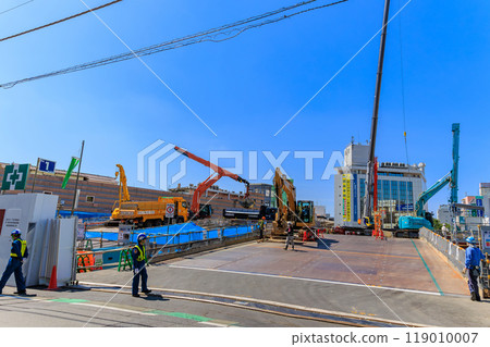 The streets of Jiyugaoka, Meguro Ward, Tokyo (redevelopment in front of the station) 119010007