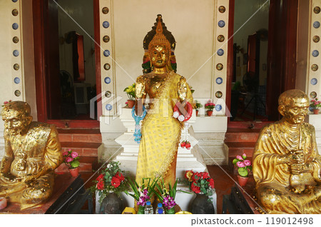 Buddha statues in various poses at the entranc gate at Church in Wat Mae Nang Pluem. Located at Phra Nakhon Si Ayutthaya Historical Park. 119012498
