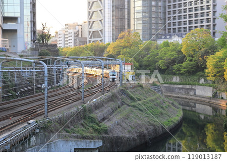 Evening view of Ochanomizu/Chuo-Sobu Line [Chiyoda Ward - Bunkyo Ward, Tokyo] 119013187