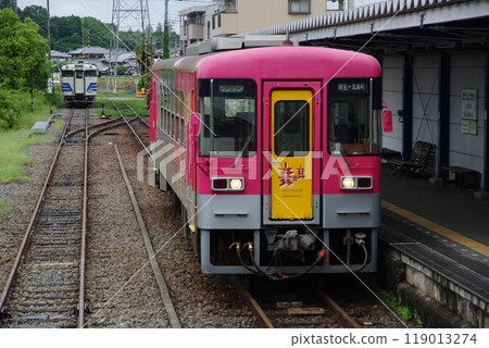 Hojo Railway Flower 2000 series arriving (Hojomachi Station) Hojo Railway Flower 2000 series arriving (Hojomachi Station) 119013274