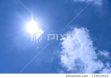 Summer sky, sun and clouds Yokohama Summer sky, sun and clouds Yokohama 119014024