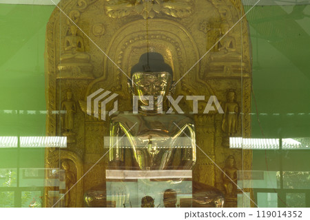 The Kingdom of Arakan Sandamuni great image in Sakyamanong Pagoda Built in 1629. Located at Mrauk-U city in Myanmar. 119014352