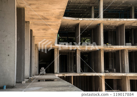 A new modern multi-storey residential building under construction 119017884