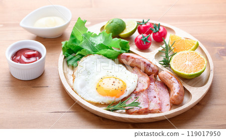 Breakfast image (fried egg, sausage, bacon, mandarin orange) Breakfast image (fried egg, sausage, bacon, mandarin orange) 119017950