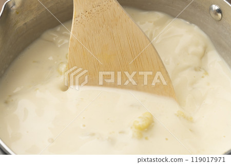 Sweet potato potage: Add soy milk and consommé to mashed sweet potatoes 119017971