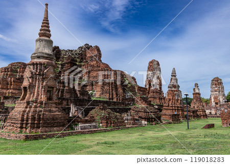 Ayutthaya Historical Park Walking Tour Ayutthaya Historical Park Walking Tour 119018283