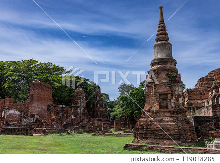 Ayutthaya Historical Park Walking Tour Ayutthaya Historical Park Walking Tour 119018285