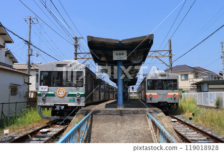Mizuma Railway - Trains changing at Nagoe Station 119018928