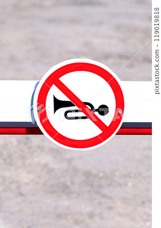 Sound signals are prohibited, Ban honking. No loud sound. Road sign. Do not shout, shout up 119019818