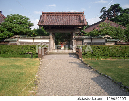 The main gate of the Chidokan in Tsuruoka, Yamagata Prefecture The main gate of the Chidokan in Tsuruoka, Yamagata Prefecture 119020305