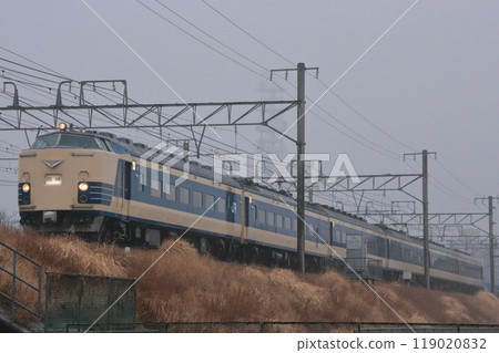 A group train of 583 series trains arriving on the Tokaido Line on a cloudy day_Photo taken on March 6, 2010 A group train of 583 series trains arriving on the Tokaido Line on a cloudy day_Photo taken on March 6, 2010 119020832