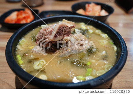 Haejang-guk or hangover soup refers to every kind of soup eaten as a hangover cure in Korean cuisine 119020850