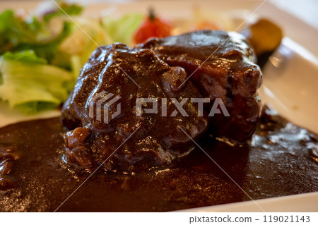Furano Wagyu beef stewed in red wine, close-up, diagonally above 119021143
