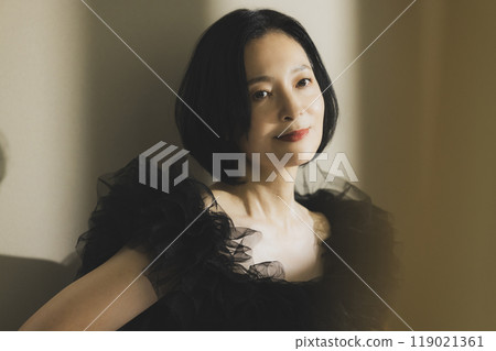 Beauty image of middle-aged women Beauty image of middle-aged women 119021361