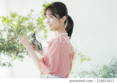 圍裙的女人 119021621