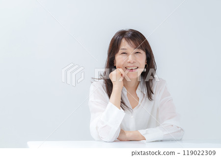 女性肖像 119022309