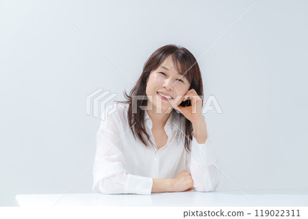 女性肖像 119022311
