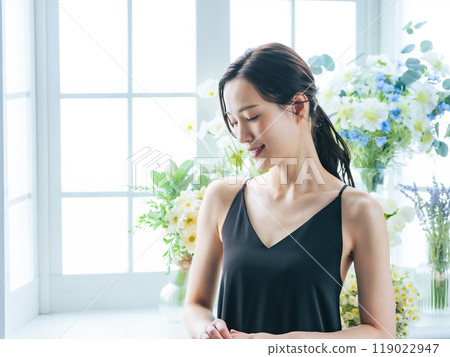 Female beauty portraits, skin care, cosmetics Female beauty portraits, skin care, cosmetics 119022947