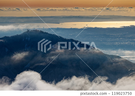 Mt. Oyama and the sparkling Tokyo Bay as seen from Tonodake in Tanzawa 119023750