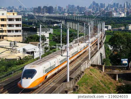 台灣新幹線700T彎道行駛 119024033