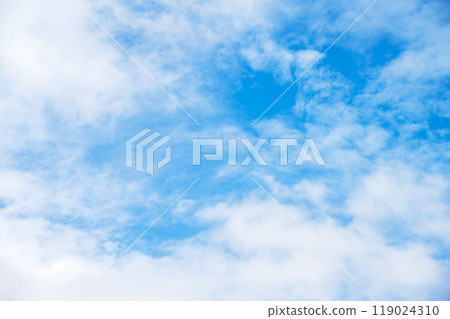 Autumn sky, blue sky, sunny, October, sky image [Tokyo] 119024310