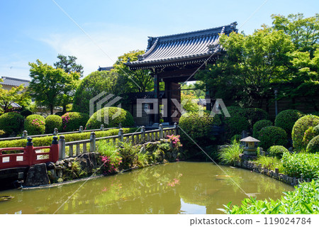 京都岩倉妙滿寺的寺門 京都岩倉妙滿寺的寺門 119024784