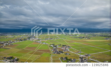View of the surrounding area from above the mouth of the Kurobe River on the right bank, Toyama Bay and the Kurobe River alluvial fan View of the surrounding area from above the mouth of the Kurobe River on the right bank, Toyama Bay and the Kurobe River alluvial fan 119025846