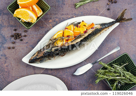 Roasted mackerel fish with oranges. 119026046