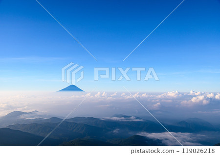Spectacular view of the sea of clouds and Mt. Fuji - Mt. Kinpu view 119026218