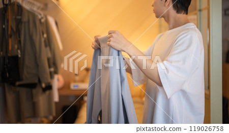 Male indoor portrait 119026758