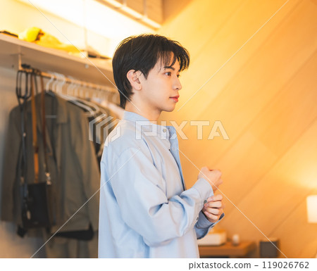 Male portrait indoor photography 119026762