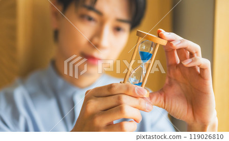 Male indoor portrait 119026810