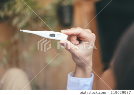 Catching a cold, Male, 20s, 30s, Person, Japanese 119029987