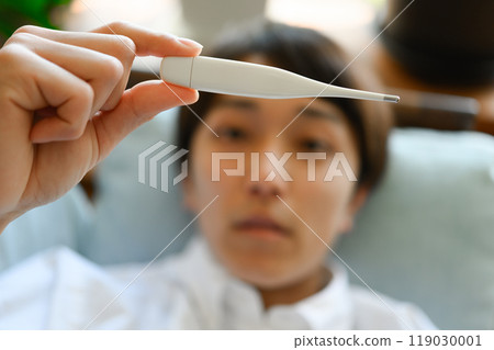Catching a cold, Male, 20s, 30s, Person, Japanese 119030001