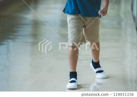 Elementary school student Elementary school student 119031156