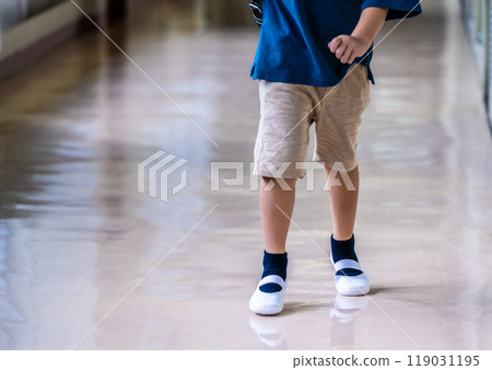 Elementary school student 119031195