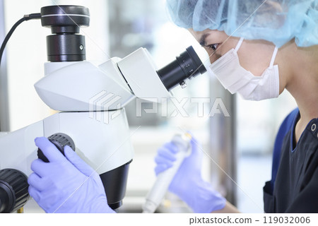 在培養室中使用顯微鏡的胚胎培養器 119032006