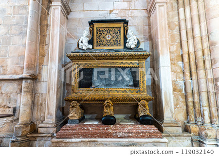 Inside the church of Our Lady of the Victory Monastery at Batalh 119032140