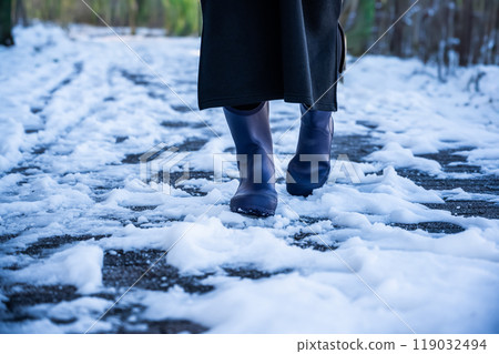 Cold winter image 119032494