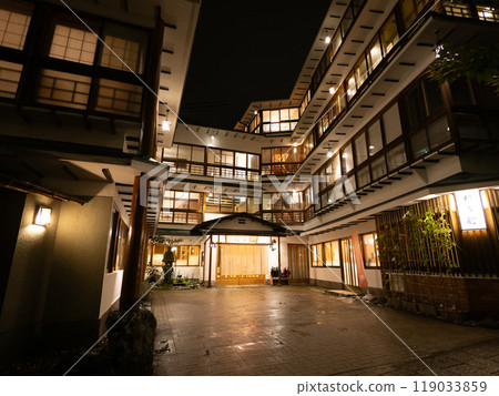 伊香保溫泉橫手館夜景（註冊有形文化財產） 119033859