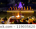 Aarti performed during Diwali, one of the traditional Indian festivals 119035620