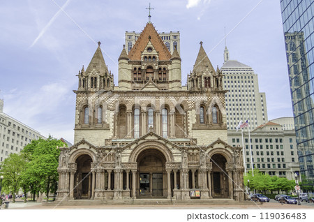 Facade of the Trinity Church in Boston, USA 119036483
