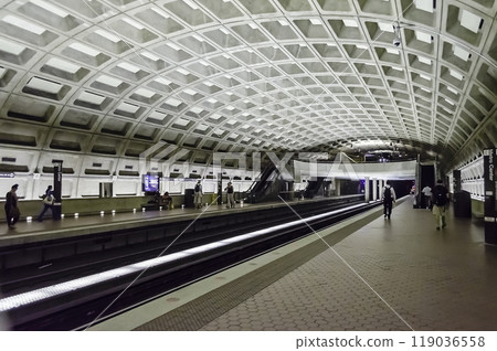 Metro Center subway station in Washington DC, USA 119036558