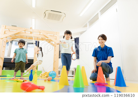 室內保育園區形象_治療_發展支援 119036610