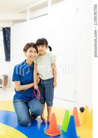 室內保育園區形象_治療_發展支援 119036788