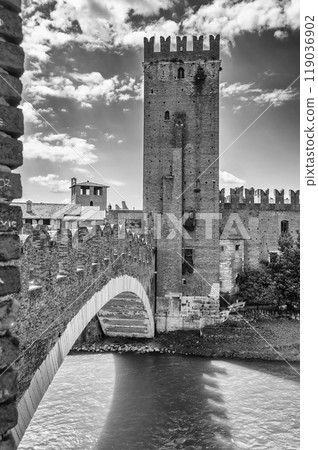 Castelvecchio Bridge, aka Scaliger Bridge in Verona, Italy 119036902