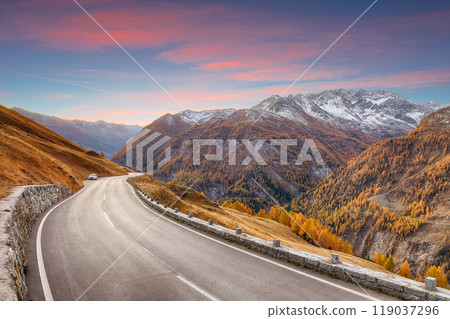 Picturesque autumn landscape at Grossglockner High Alpine Road Picturesque autumn landscape at Grossglockner High Alpine Road 119037296