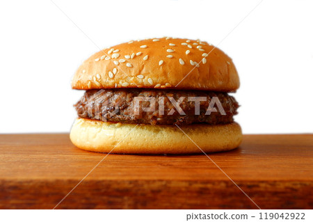 Simple hamburger Simple hamburger 119042922